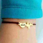 Bracelet doré personnalisé avec lettres