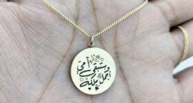 Collier Rond Doré Personnalisé avec Gravure Laser